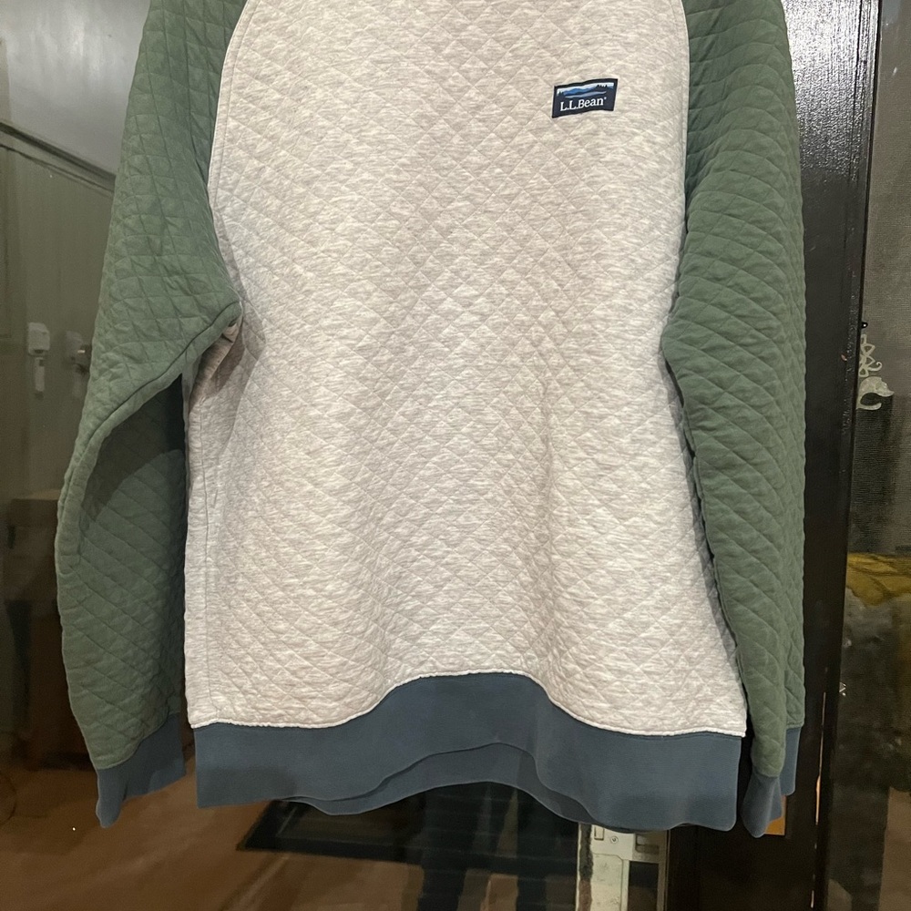 L.L. Bean Quilted Top in Gray and Green
